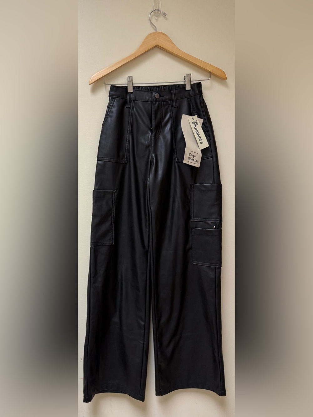 Nwt 🔳 No Boundaries Wide Leg Cargo Pants Black Faux Leather Look ⚫️